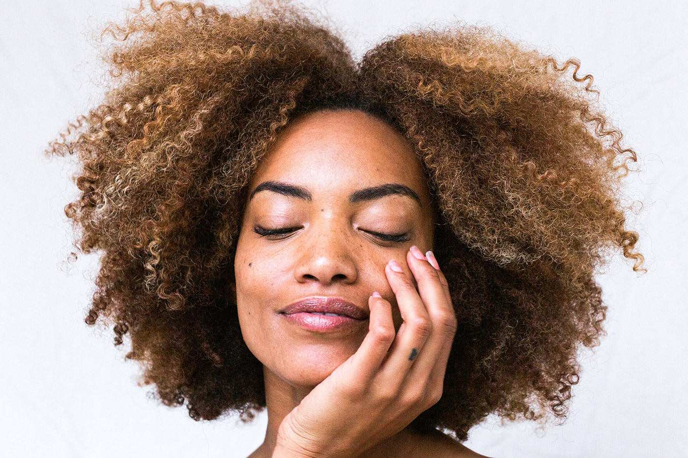 How To Fix Dry Skin Around The Eyes